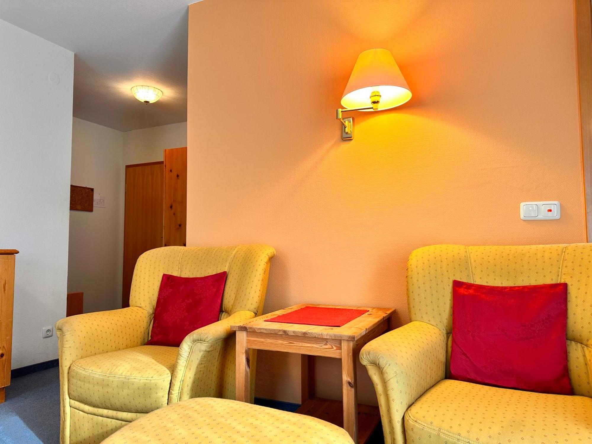 Pension Zum Loewen, Parkplatz, Fruehstueck, Wlan, Zentral Bad Steben Dış mekan fotoğraf