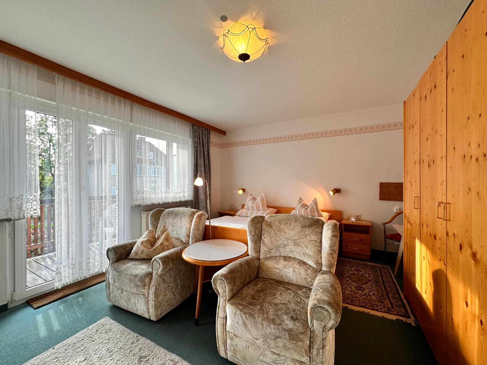 Pension Zum Loewen, Parkplatz, Fruehstueck, Wlan, Zentral Bad Steben Dış mekan fotoğraf