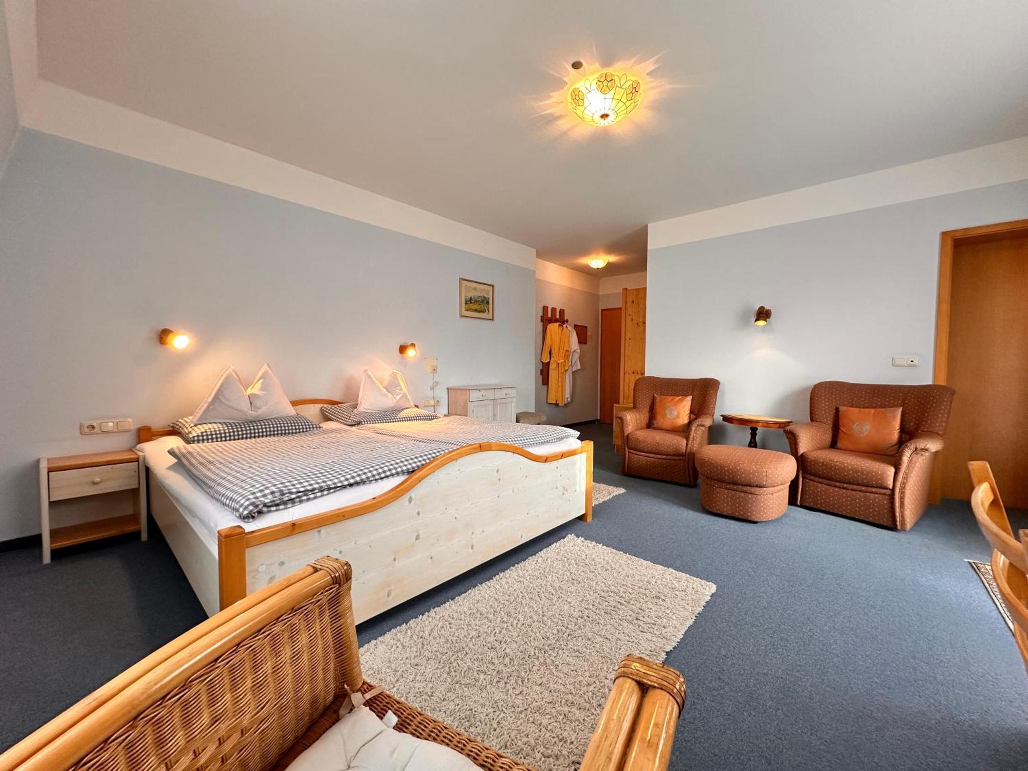 Pension Zum Loewen, Parkplatz, Fruehstueck, Wlan, Zentral Bad Steben Dış mekan fotoğraf