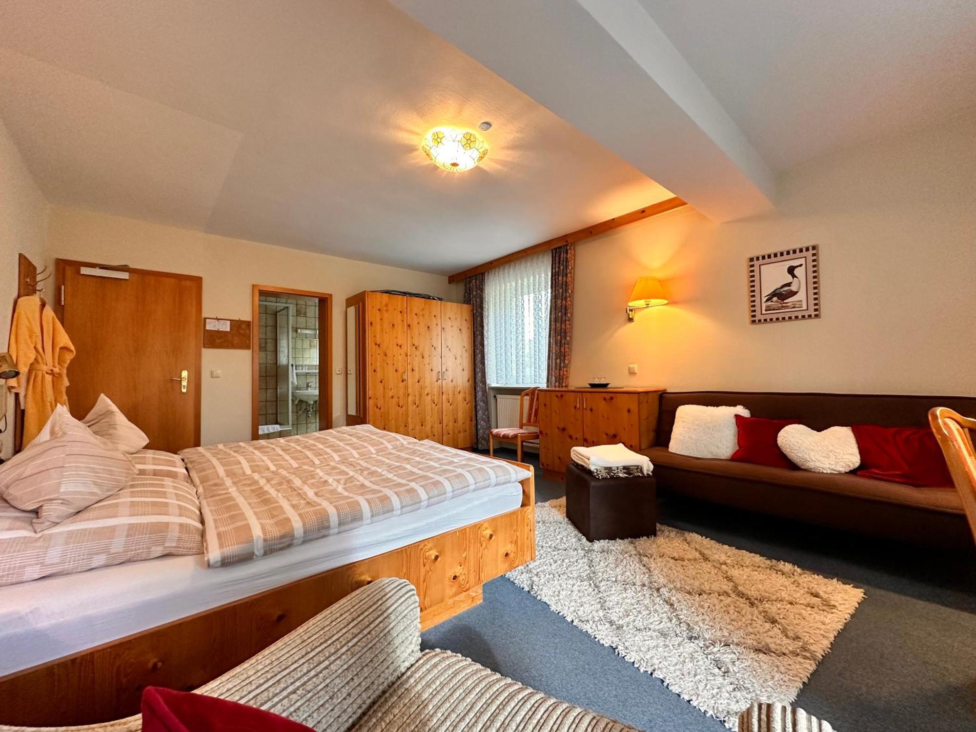 Pension Zum Loewen, Parkplatz, Fruehstueck, Wlan, Zentral Bad Steben Dış mekan fotoğraf