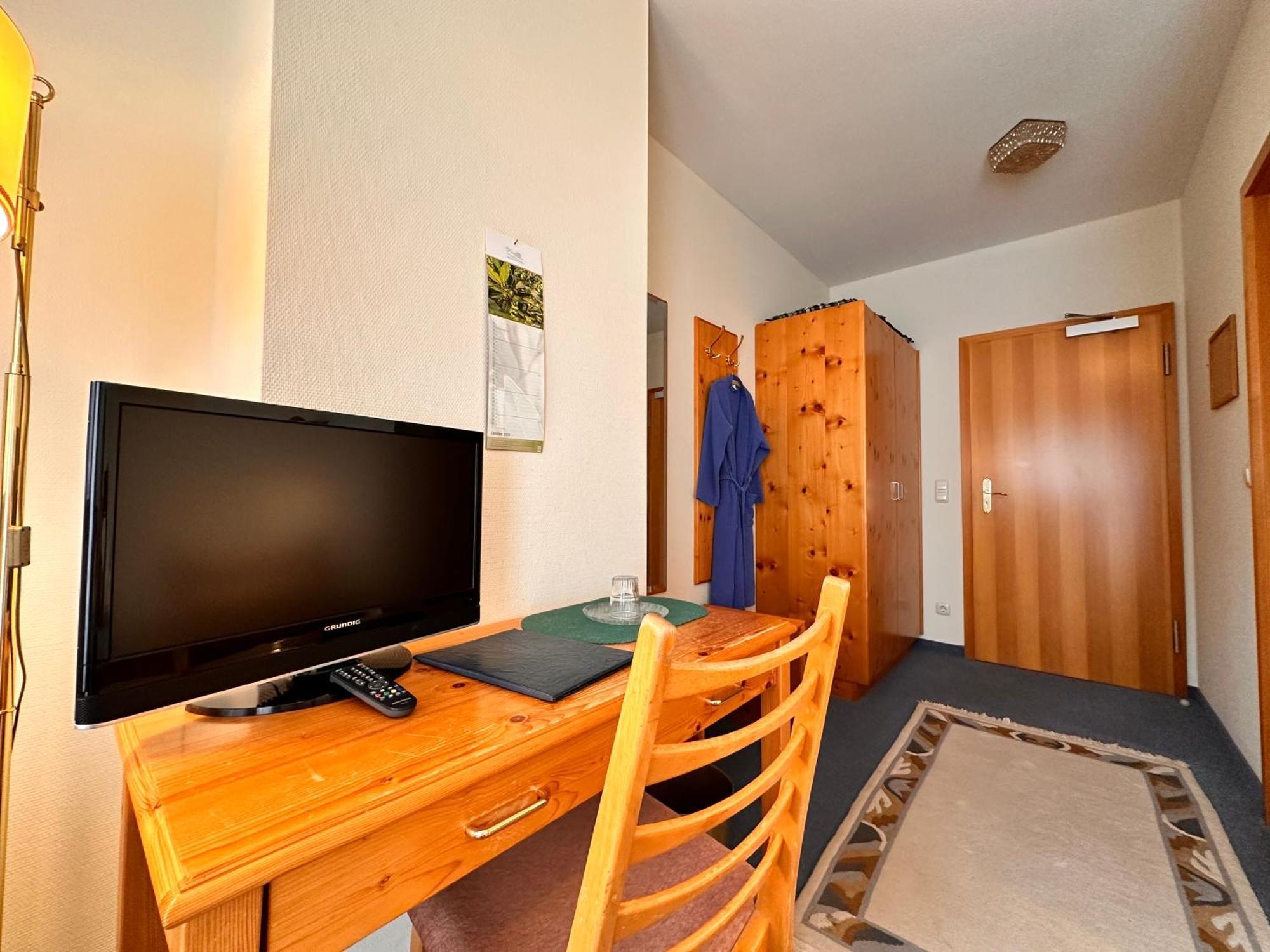 Pension Zum Loewen, Parkplatz, Fruehstueck, Wlan, Zentral Bad Steben Dış mekan fotoğraf