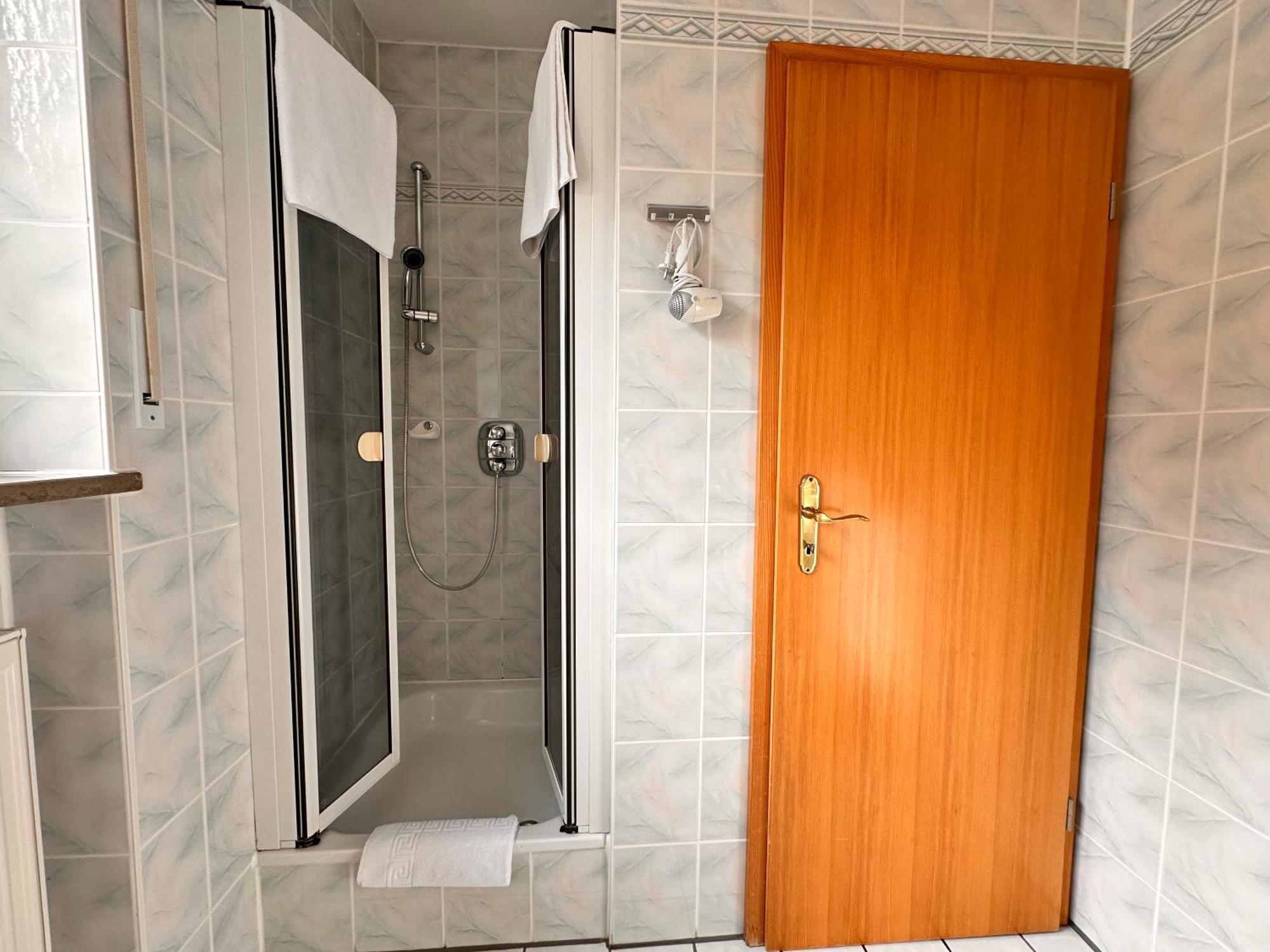 Pension Zum Loewen, Parkplatz, Fruehstueck, Wlan, Zentral Bad Steben Dış mekan fotoğraf