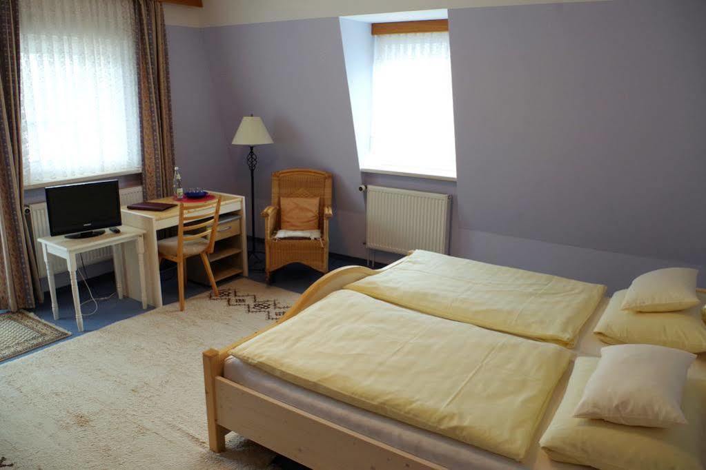 Pension Zum Loewen, Parkplatz, Fruehstueck, Wlan, Zentral Bad Steben Dış mekan fotoğraf
